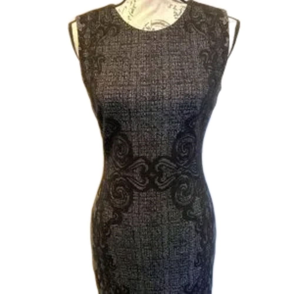 DVH Diane Von Furstenberg Body Consious Ponte Embroidered Looking Dress Size 4